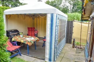 Ruhrgarten mit Wohnwagen und Vorzelt Dauercamping Campingplatz Bild 3