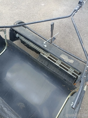 Kehrmaschine für Rasentraktor.