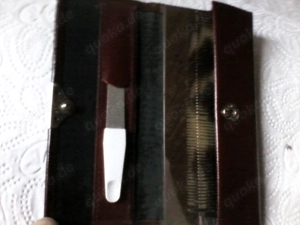 sehr schönes neuwertiges Set für unterwegs   bestehend aus Kamm, Nagelfeile und Spiegel   das Set is