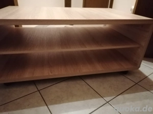 Couchtisch auf Rollen 