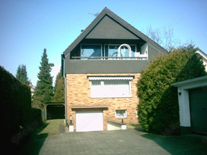 11 qm WG-Zimmerin 100 qm Wohnung im Einfamilienhaus ab 01.12.2025