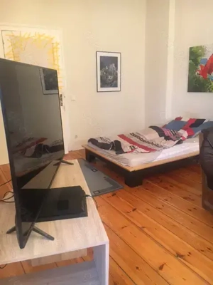 Berliner Zimmer - 30 qm  - schöner Altbau VH -3. Etg.