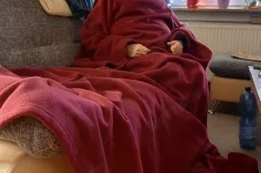 Plüschdecke mit Ärmel