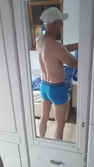 Du bist gebunden? Macht nichts ich auch ! Trotzdem lust auf fremde Haut? Ruf mich an.Oder schreibe. 