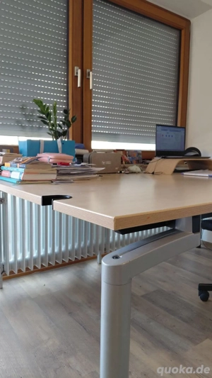 Schreibtisch zu verkaufen   120 x 200 cm, höhenverstellbar