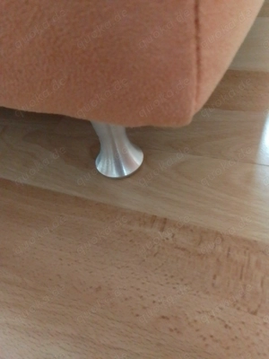 sofa 2sitzer apricot Bild 2