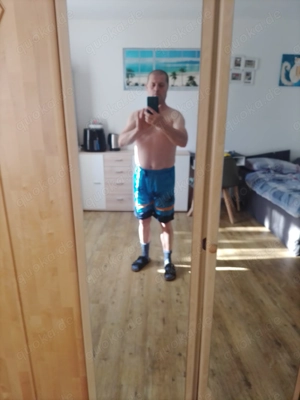 62 j Mann sucht junge Männer 19 j bis 25 j die sich gerade outen wollen und sich nicht trauen