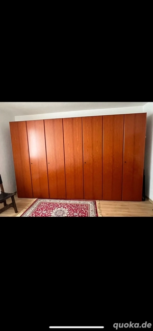 Großer Kleiderschrank aus echtem Kirschholz