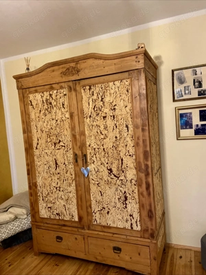 Wunderschöner Bauernschrank ohne Nägel nur gesteckt