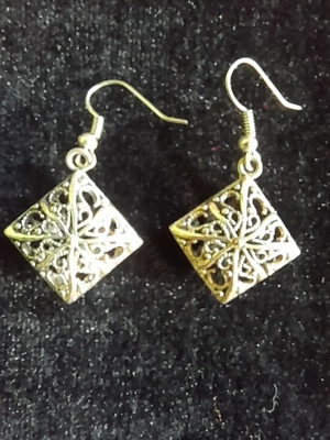 Schöne Silber-Ohrringe in Rautenform aus 925 Silber