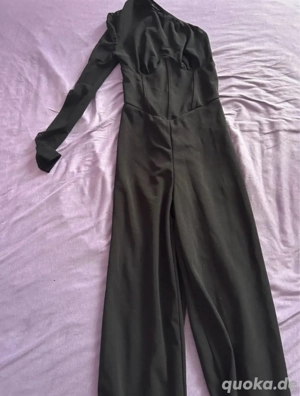eleganter schwarzer Jumpsuit