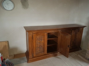 Sideboard  mit Schnitzereien Teilmassiv dunkel gebeizt zu verkaufen
