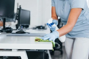 Zuverlässige Putzfrau bietet Haushaltsreinigung an