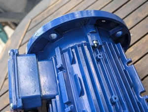 3Phasen-Elektromotor 400 230V Sternschaltung 0,75kW FlanschB5 Welle19 40mm mit Feder ungebraucht  