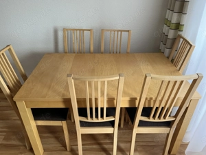 Ausziehbarer Tisch mit 6 Stühlen (IKEA) 