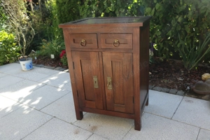 Kleines Schränkchen zu verkaufen