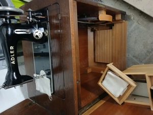 Schrank-Nähmaschiene von Adler zu verkaufen 