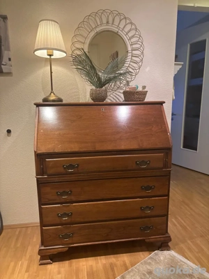 Gut erhaltener Sekretär