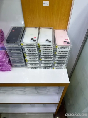 wir haben viele iPhones auf Lager. Von 11 Pro Max bis 17 Pro Max in Vorbestellung.