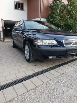 Volvo V70 orginal  seltener durchgeschraubter T5 Bild 2