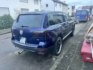 Volkswagen Touareg 3.2 V6 Automatik Individual Bild 2