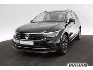 Volkswagen Tiguan 2.0 TDI Life AHK LED Navi ParkPilot AppCo Bild 4