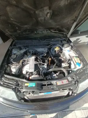 Audi 100 2.3 E Bild 2