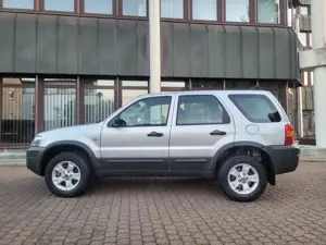 Ford Maverick Maverick XLT 4x4 Nur 65 Tkm-AHK-2 Hd !