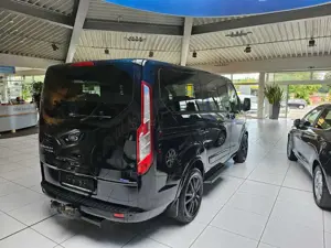 Ford Tourneo Custom TiTANIUM L1 NAVI LEDER XENON KAMERA PP AHK TEMPOMA Bild 4