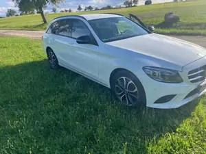 Mercedes-Benz C 300 C 300 d T 4Matic 9G-TRONIC Avantgarde Bild 3