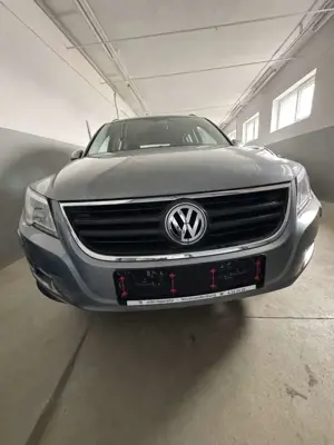 Volkswagen Tiguan Track TÜV 04/27 Allrad , Xenon , Pano .Ahz !