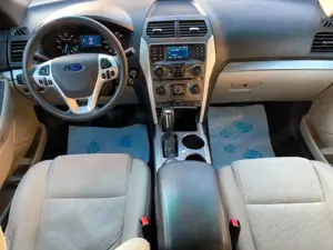 Ford Explorer EXPLORER 3,5 BENZIN/LPG-GAS*7-SITZE*AHK*KLIMA* Bild 2