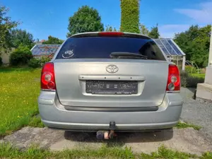 Toyota Avensis Bild 2