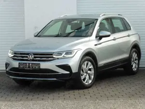 Volkswagen Tiguan 2.0 TDI DSG Elegance Leder Virtual LED 18