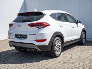 Hyundai TUCSON 1.6 Intro 4WD Bild 4