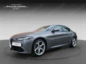 Alfa Romeo Giulia GIULIA 280PS AT8-Q4 VELOCE 1. HAND SCHECKHEFT