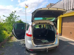 Renault Megane Megane Grandtour dCi 130 FAP BOSE Edition Bild 5