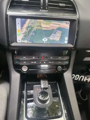 Jaguar F-Pace 20d AWD Aut. Pure Bild 5