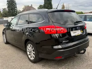 Ford Focus Turnier Titanium/Navi/LED Bild 4