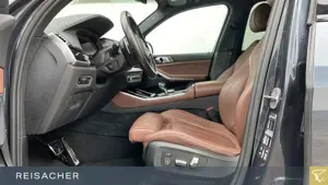 BMW X5 xDrive30d A M-Sport AHK StdHzg adapLED LM22" Bild 4