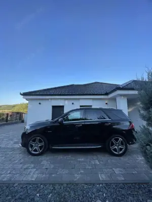 Mercedes-Benz GLE 350 d 4Matic 9G-TRONIC AMG Line Bild 3