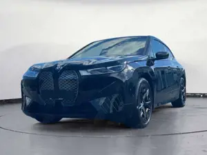 BMW iX xDrive40 Sportpaket AHK Komfortzugang Soft Cl Bild 2