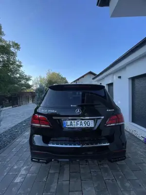 Mercedes-Benz GLE 350 d 4Matic 9G-TRONIC AMG Line Bild 4