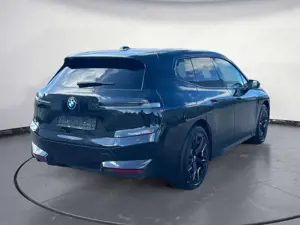 BMW iX xDrive40 Sportpaket AHK Komfortzugang Soft Cl Bild 4