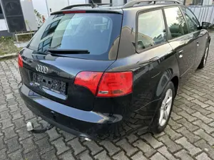Audi A4 Audi A4 Avant 2.7 TDI 132 kW V6 24V Automatik Bild 3