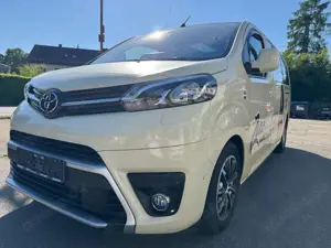 Toyota Proace Proace D-4D 2,0-l-L2 Taxi Aut. Verso Shut. Com.