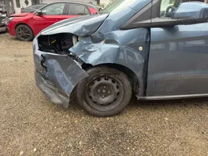 Ford Transit Courier Trend, 5 Sitzer 1.0 Bild 3