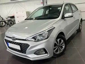 Hyundai i20 1.2 **SHZ*PDC*Bluetooth*Spur*Temp**