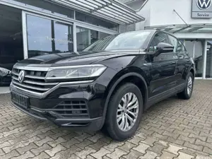 Volkswagen Touareg 3.0TDI 4-MOTION*LED*PANORAMA*STANDH.*18-ZOLL Bild 2