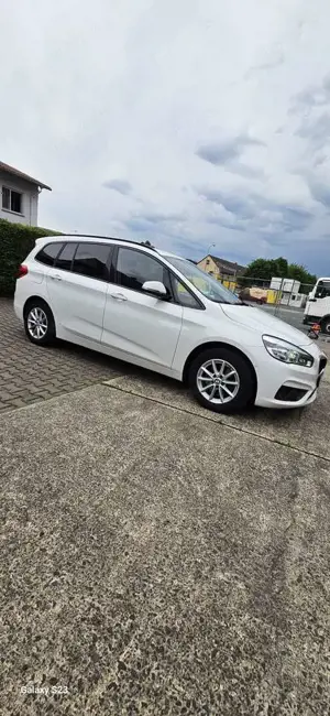 BMW 218 218d xDrive Active Tourer Sport-Aut. Advantage Bild 2